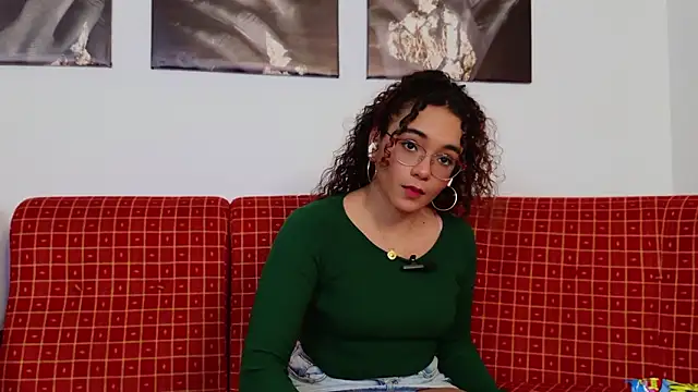 Snapshot of Taylor_Tina chatting on February 2026 07:23:02 PM Taylor Tina online show from February 2026 07:23:02 PM