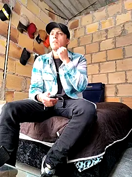 Snapshot of douglaszaens chatting on September 2025 04:35:02 PM douglaszaens online show from September 2025 04:35:02 PM