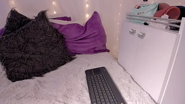 Snapshot of douglaszaens chatting on April 2026 01:13:02 AM douglaszaens online show from April 2026 01:13:02 AM