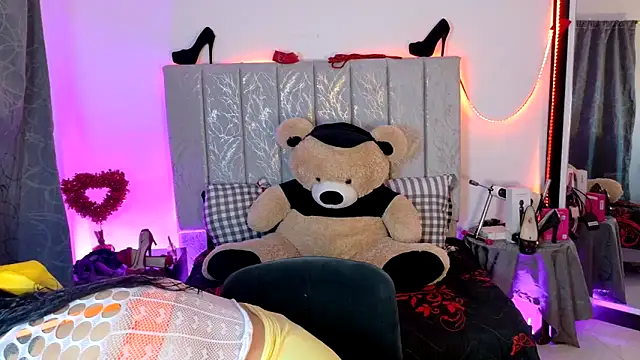 AndreaKinky online show from March 2026 08:18:01 AM