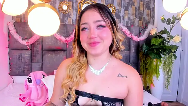 PatyLawrence online show from November 2025 04:01:01 AM