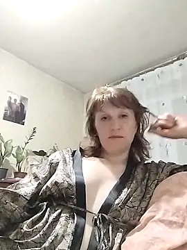 Flower2931 online show from April 2026 07:33:01 PM