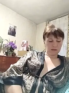 Flower2931 online show from March 2026 04:34:02 PM