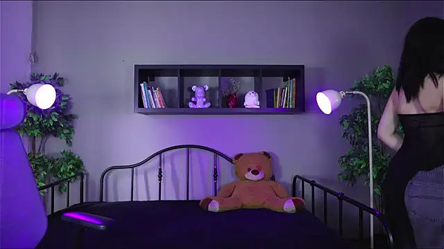 Sabrina bloom online show from November 2025 02:06:01 PM