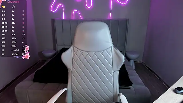 Snapshot of Sabrina_bloom chatting on January 2026 09:52:02 PM Sabrina bloom online show from January 2026 09:52:02 PM