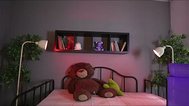 Sabrina bloom online show from April 2026 01:24:01 PM