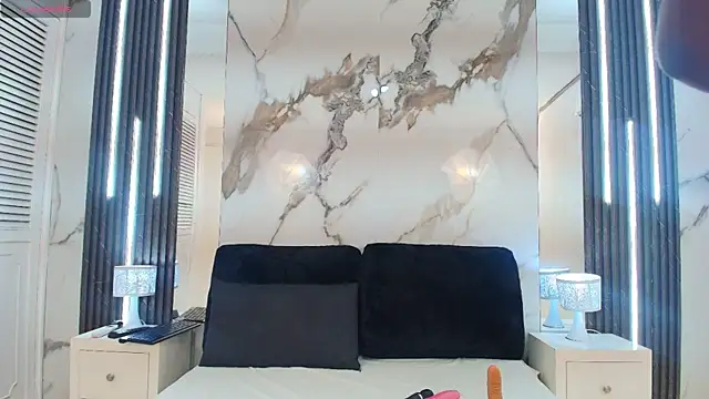 MayaBaker online show from November 2025 07:41:02 PM