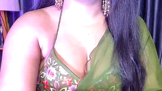 Webrowncouple online show from March 2026 05:58:01 PM