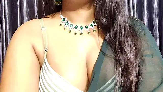 Webrowncouple online show from November 2025 03:45:02 PM