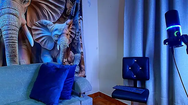 Sophie Janner online show from January 2026 12:14:02 AM