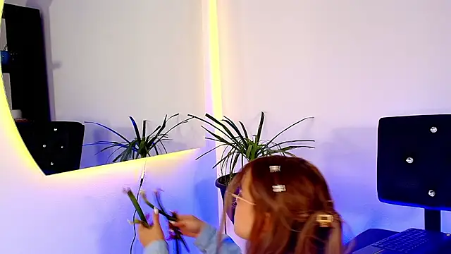 Sophie Janner online show from February 2026 04:10:01 AM