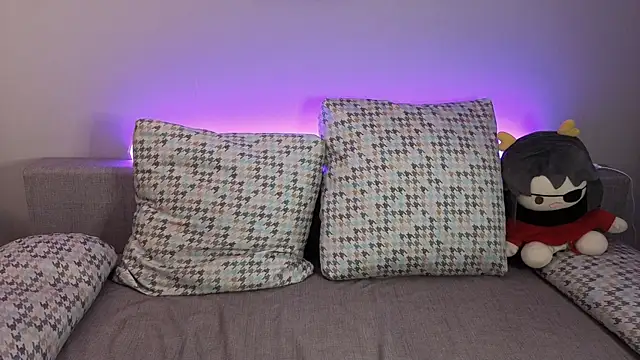 Snapshot of ellen_and_danny chatting on October 2025 05:13:02 PM ellen and danny online show from October 2025 05:13:02 PM