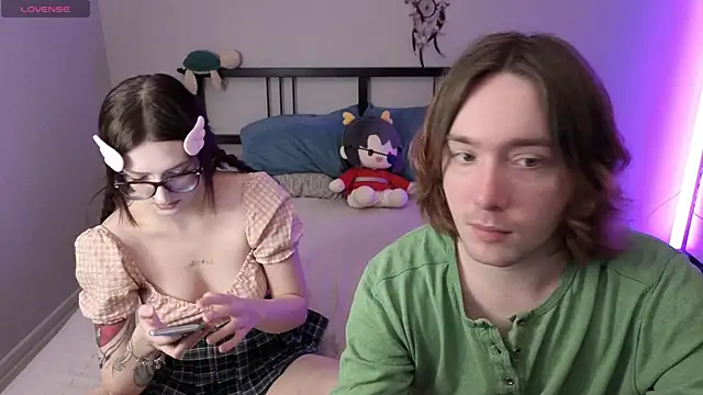 Snapshot of ellen_and_danny chatting on February 2026 06:04:01 PM ellen and danny online show from February 2026 06:04:01 PM