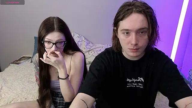 Snapshot of ellen_and_danny chatting on February 2026 05:46:01 PM ellen and danny online show from February 2026 05:46:01 PM