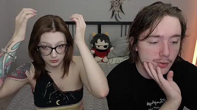 Snapshot of ellen_and_danny chatting on November 2025 05:16:02 PM ellen and danny online show from November 2025 05:16:02 PM