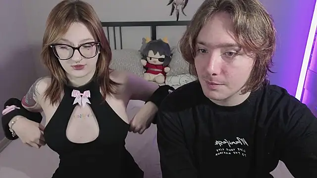 Snapshot of ellen_and_danny chatting on December 2025 05:16:01 PM ellen and danny online show from December 2025 05:16:01 PM