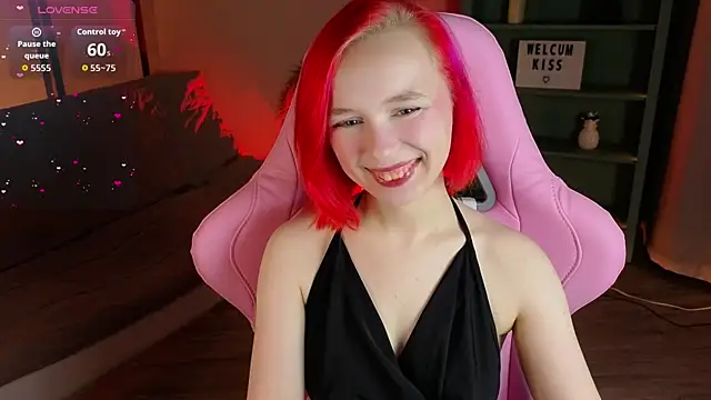 NaomiYoru online show from November 2025 08:31:02 PM