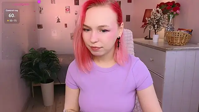 Snapshot of NaomiYoru chatting on April 2026 08:28:02 PM NaomiYoru online show from April 2026 08:28:02 PM