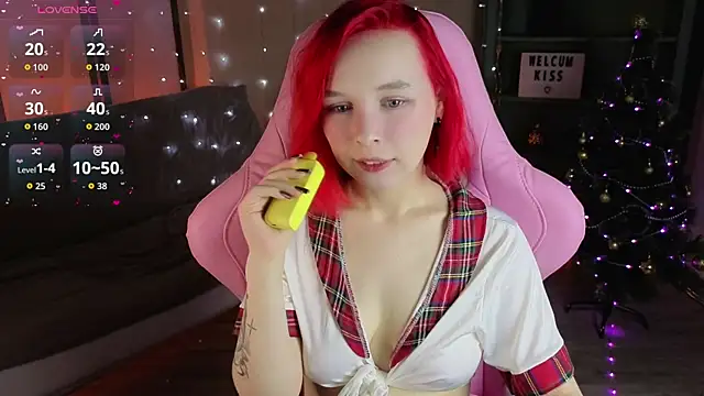 NaomiYoru online show from December 2025 08:25:02 PM