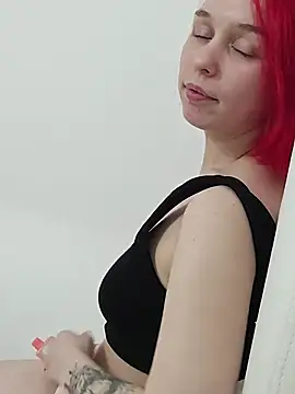 NaomiYoru online show from October 2025 06:41:02 PM