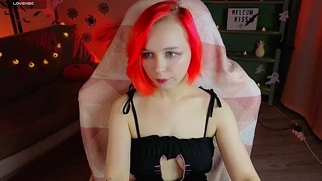 NaomiYoru online show from October 2025 08:29:01 PM