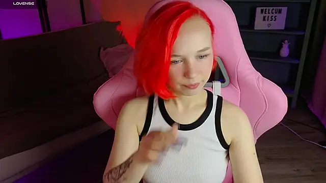 NaomiYoru online show from September 2025 08:38:01 PM