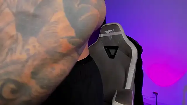 Snapshot of natevillage chatting on October 2025 11:04:01 PM natevillage online show from October 2025 11:04:01 PM