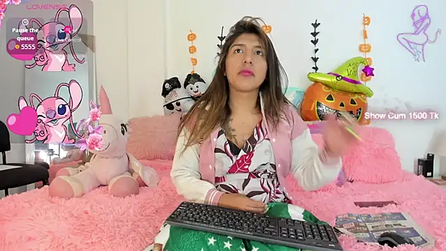 Ariana-Fernandez online show from October 2025 12:17:02 PM