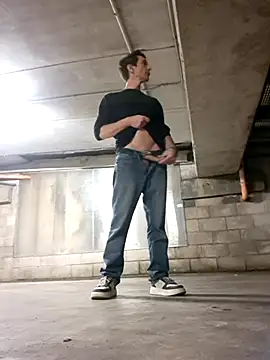 KalendaXL online show from December 2025 06:08:01 PM