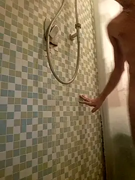 KalendaXL online show from October 2025 09:33:02 PM