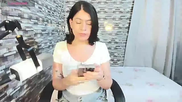 xxxEmmaxx online show from March 2026 09:54:01 PM