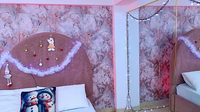 RavenGloomy online show from December 2025 07:48:01 PM