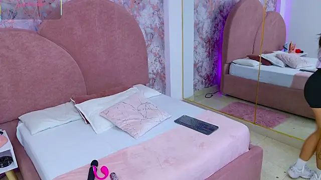 RavenGloomy online show from September 2025 08:31:01 PM