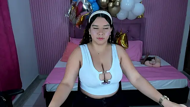 Emy topless online show from October 2025 11:01:02 AM