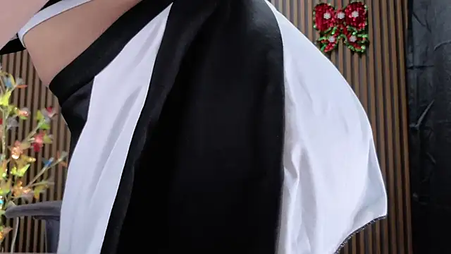 Emy topless online show from December 2025 11:10:01 AM