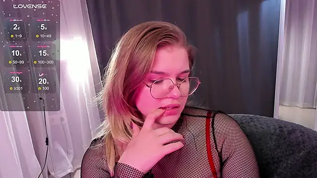 SophieMurrr online show from September 2025 03:36:02 PM