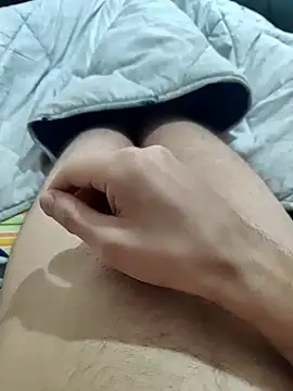 emrekzlk52 online show from February 2026 12:16:02 PM