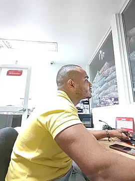 SanChacal5694 online show from April 2026 10:00:02 PM