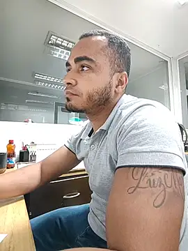 Snapshot of SanChacal5694 chatting on December 2025 10:33:02 PM SanChacal5694 online show from December 2025 10:33:02 PM