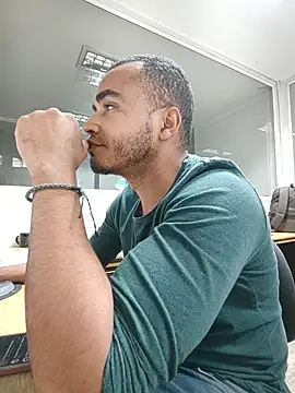 Snapshot of SanChacal5694 chatting on December 2025 10:21:02 PM SanChacal5694 online show from December 2025 10:21:02 PM