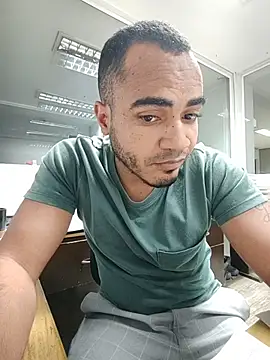 Snapshot of SanChacal5694 chatting on November 2025 11:05:01 PM SanChacal5694 online show from November 2025 11:05:01 PM