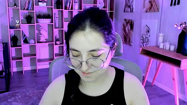 VirtuallVoyant online show from November 2025 04:48:02 AM