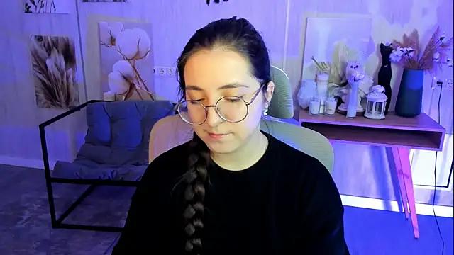 VirtuallVoyant online show from November 2025 04:38:01 AM