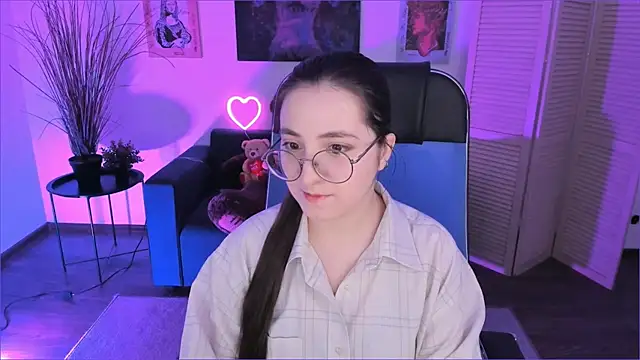 VirtuallVoyant online show from December 2025 12:21:02 AM