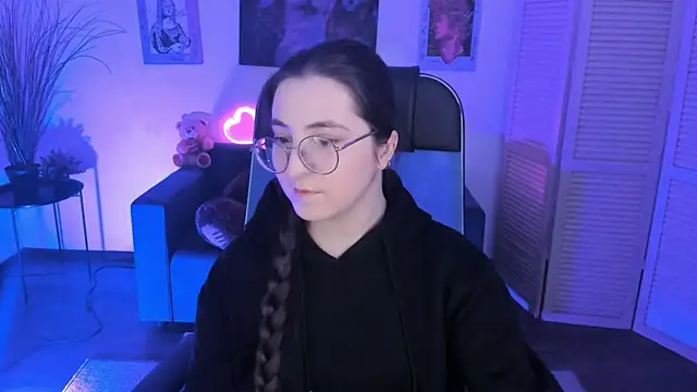 VirtuallVoyant online show from December 2025 04:23:01 AM