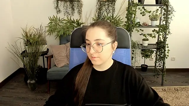 VirtuallVoyant online show from November 2025 05:07:01 AM