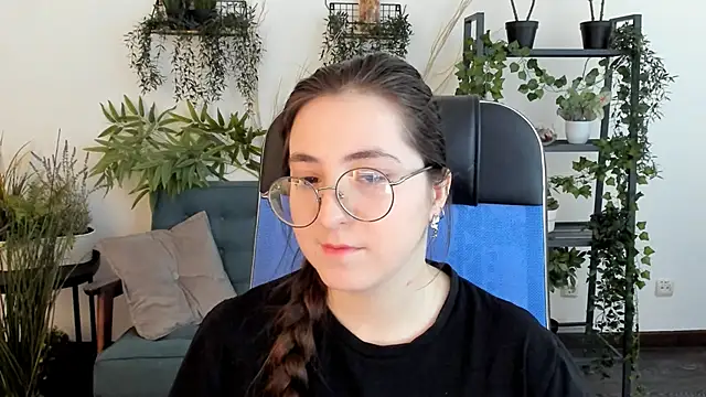 VirtuallVoyant online show from November 2025 06:57:02 AM