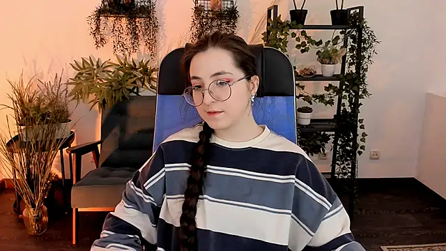 VirtuallVoyant online show from December 2025 08:14:01 AM