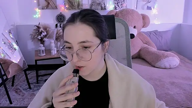 VirtuallVoyant online show from April 2026 07:26:02 PM