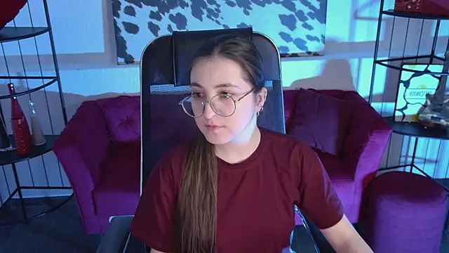 VirtuallVoyant online show from April 2026 07:09:01 PM